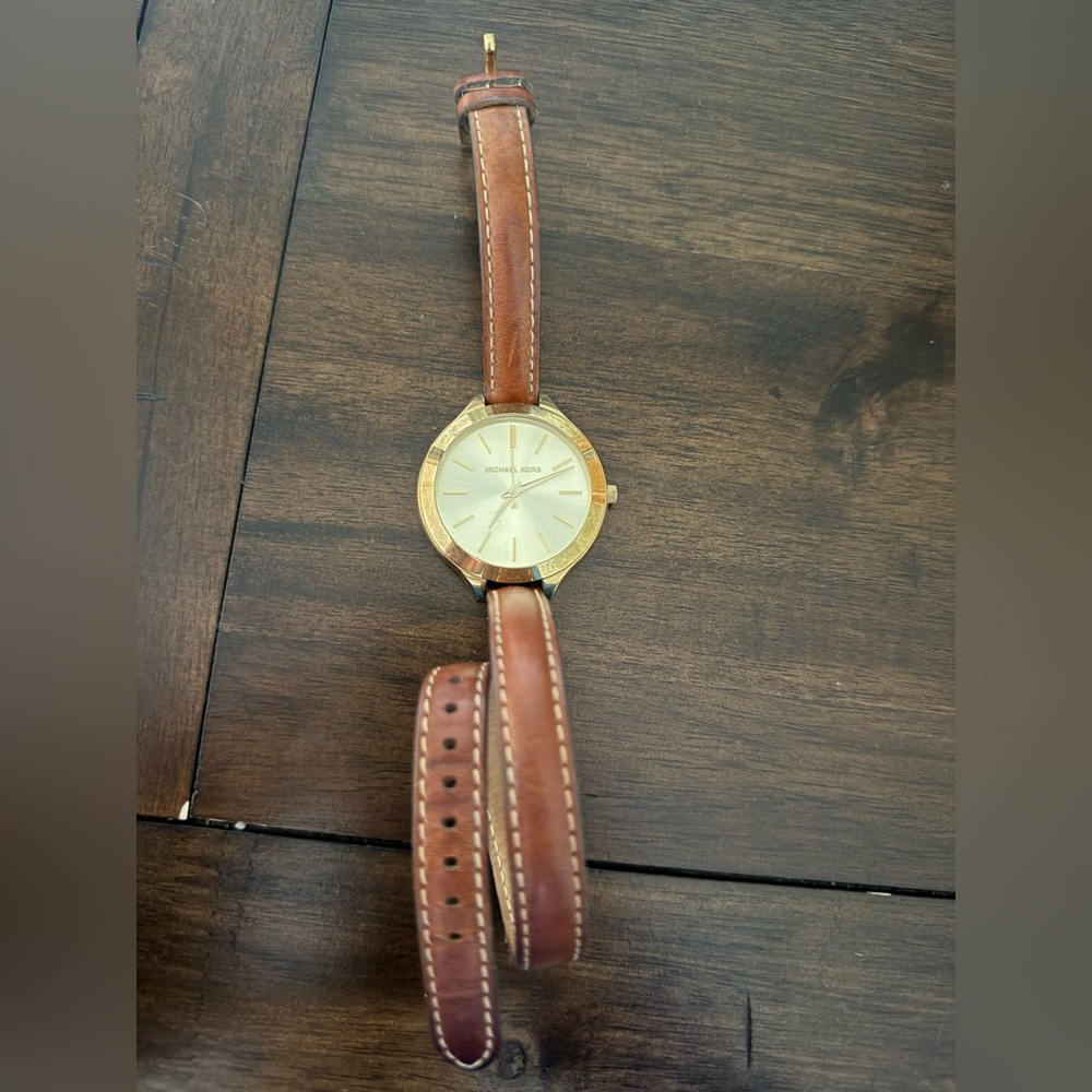 Perfect Condition Michael Kors Gold Dial with Tan Leather Strap Watch